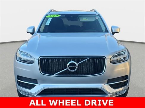 Used 2019 Volvo XC90 T6 Momentum image 2