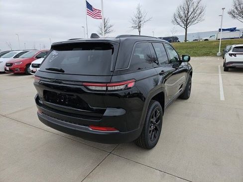 New 2026 Jeep Grand Cherokee Altitude AWD/4WD image 6