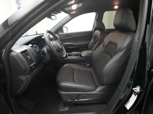 Certified 2025 Nissan Pathfinder Rock Creek image 7