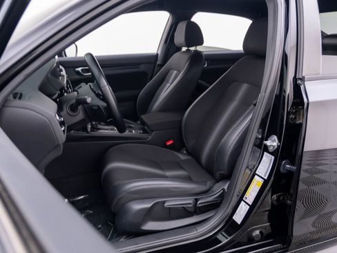 Used 2023 Honda Civic Sport image 4