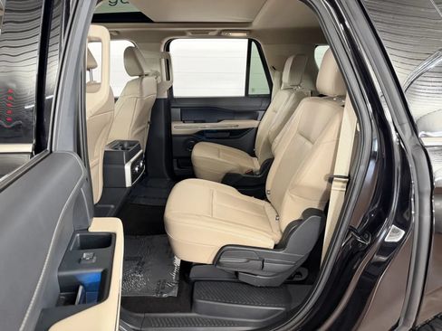 Used 2022 Ford Expedition Max XLT AWD/4WD image 32