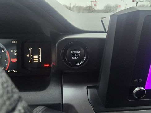 Used 2024 Toyota Tacoma SR5 AWD/4WD image 22