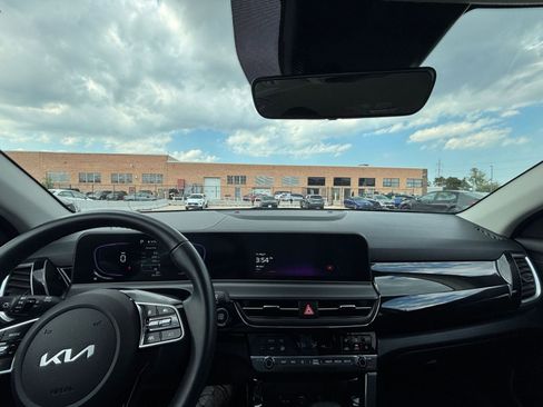 Used 2025 Kia Seltos S FWD image 31