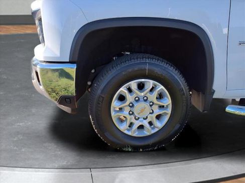 New 2026 Chevrolet Silverado 2500 LT image 8