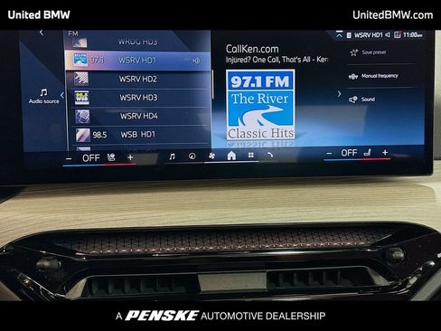 Used 2025 BMW 330i Sedan image 8