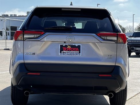 Used 2025 Toyota RAV4 LE image 5