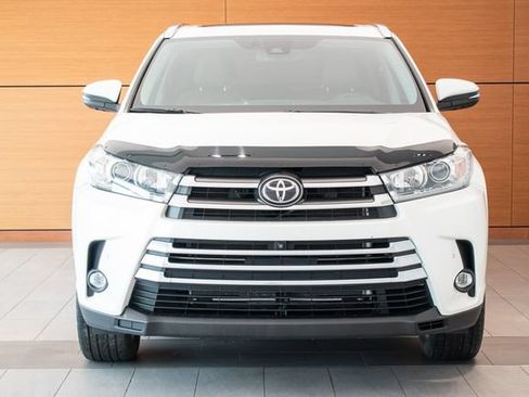 Used 2019 Toyota Highlander Limited AWD/4WD image 2