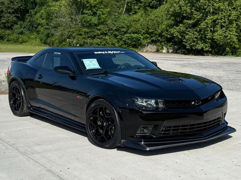 Used 2015 Chevrolet Camaro Z/28 RWD image 1