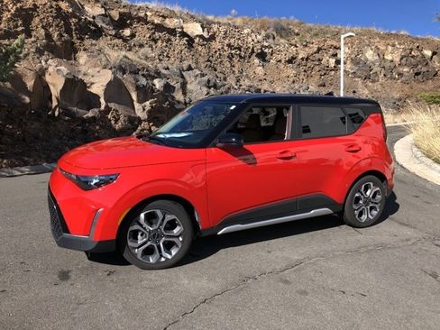 Certified 2025 Kia Soul EX image 2