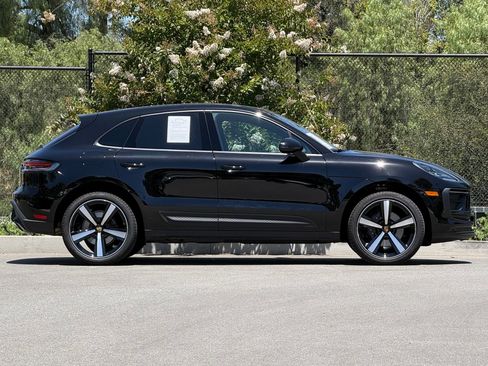 Used 2026 Porsche Macan AWD/4WD image 8