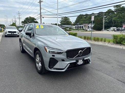 Used 2025 Volvo XC60 B5 Plus AWD/4WD image 6