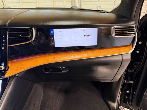 Used 2022 Jeep Grand Wagoneer Series III w/ Rear Seat Video Group 1 image 30