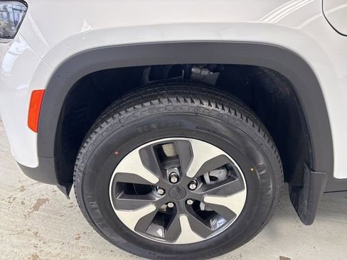 Used 2022 Jeep Grand Cherokee Limited 4xe image 6