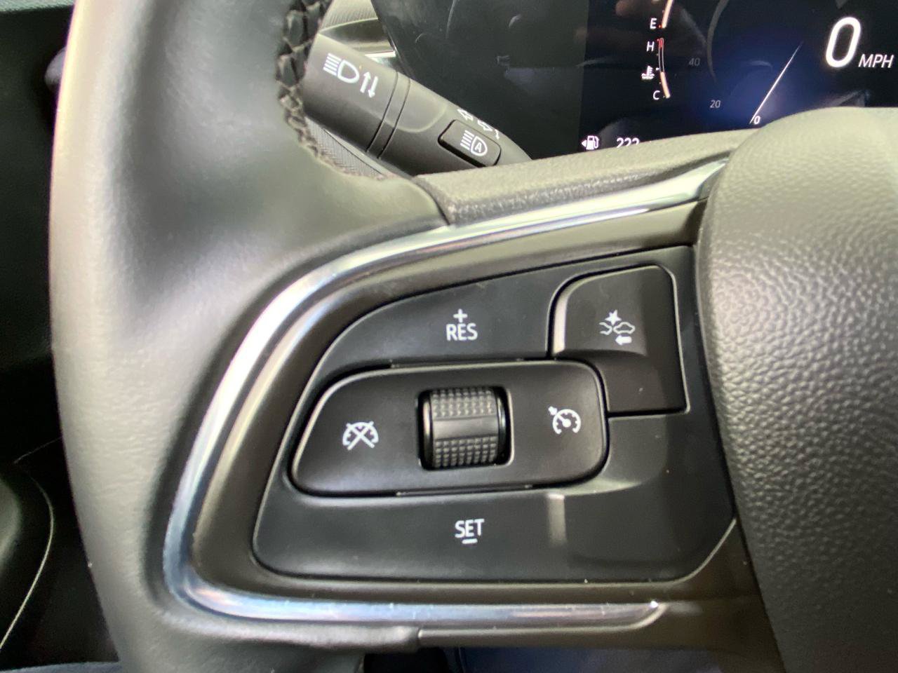 Used 2025 Buick Envista Sport Touring FWD image 27