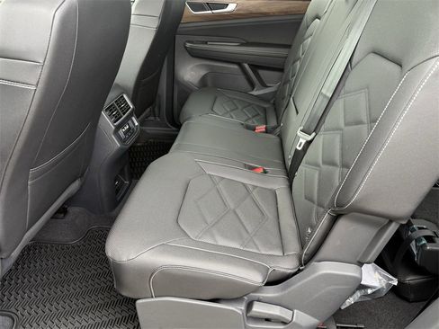 New 2026 Volkswagen Atlas SE image 24