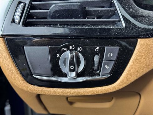 Used 2023 BMW 540i xDrive w/ Executive Package image 19