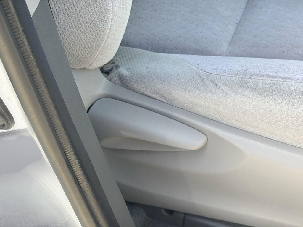 Used 2020 Toyota Sienna LE w/ Carpet Mat Package FWD image 31
