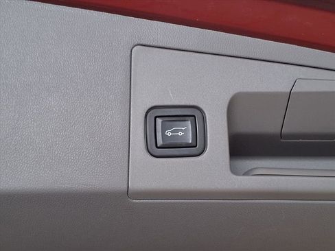 Certified 2022 Cadillac XT5 Premium Luxury image 17