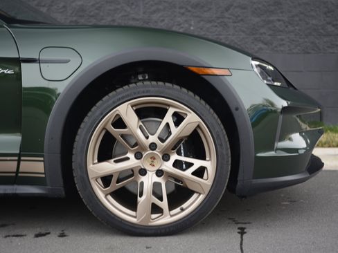 Certified 2025 Porsche Taycan 4 Cross Turismo image 40