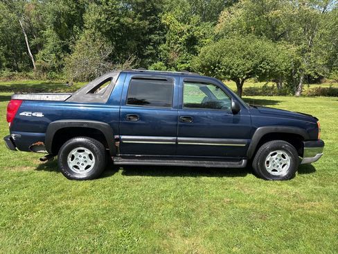 Used 2004 Chevrolet Avalanche 4x4 image 21