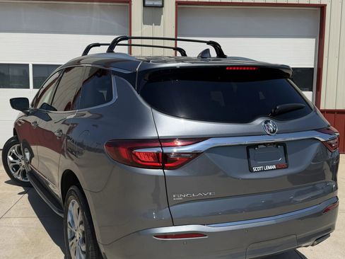 Used 2021 Buick Enclave Avenir w/ Avenir Technology Package AWD/4WD image 29