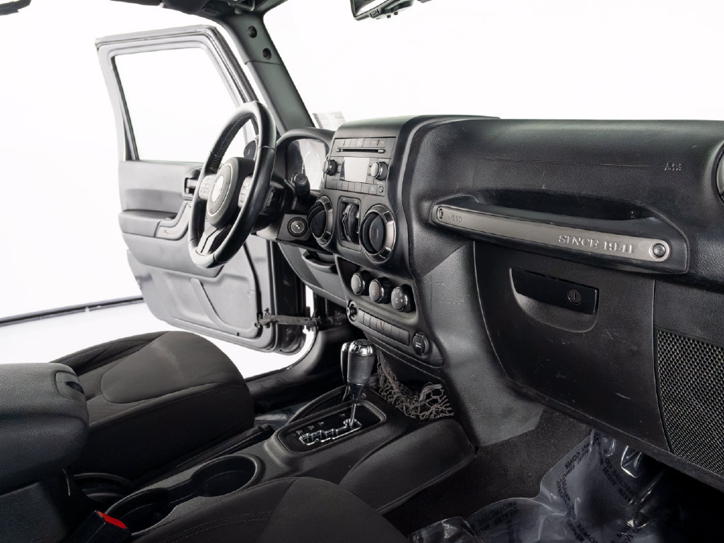 Used 2018 Jeep Wrangler Unlimited Sport S AWD/4WD image 25