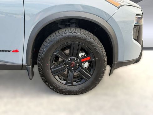 Certified 2025 Nissan Rogue SV AWD/4WD image 11