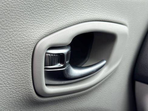 Used 2020 Jeep Compass Limited image 25