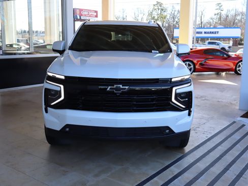 Certified 2025 Chevrolet Suburban RST w/ Comfort Package image 3