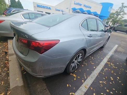Used 2017 Acura TLX w/ Technology Package FWD image 4