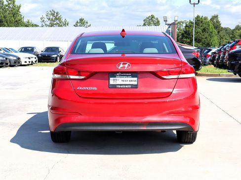 Used 2017 Hyundai Elantra SE FWD image 6
