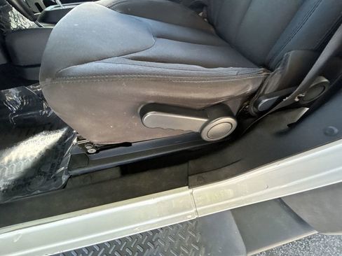 Used 2018 Jeep Wrangler Sport image 13