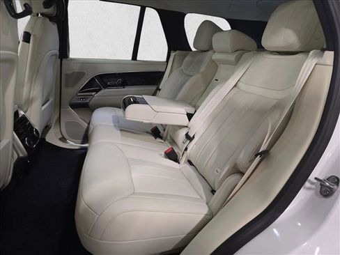 New 2026 Land Rover Range Rover SE image 16