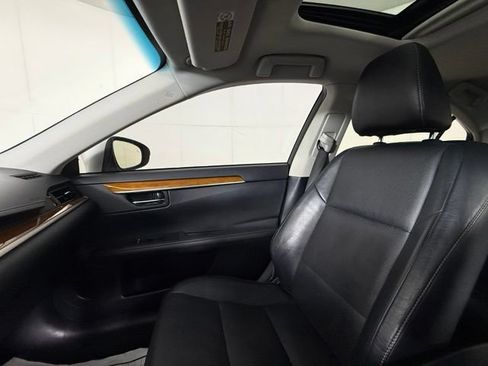 Used 2013 Lexus ES 300h w/ Luxury Pkg FWD image 17