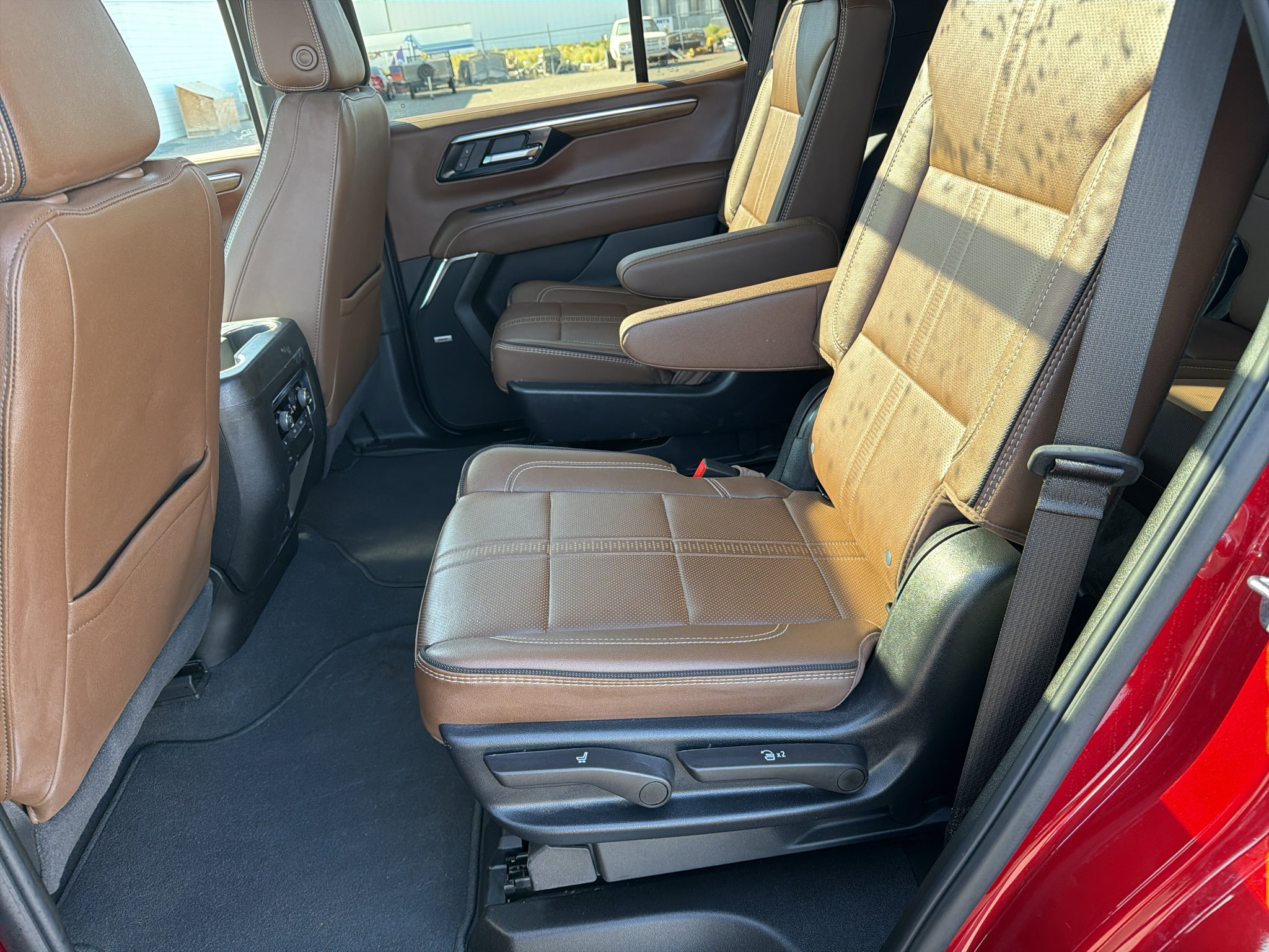 Used 2026 Chevrolet Tahoe High Country w/ Sun And Tow Package AWD/4WD image 24