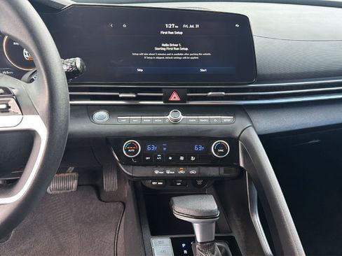 Certified 2024 Hyundai Elantra SEL FWD image 11