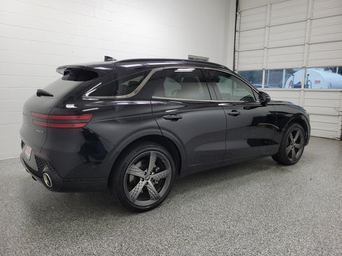 Used 2022 Genesis GV70 3.5T Sport w/ Sport Prestige Package AWD/4WD image 3