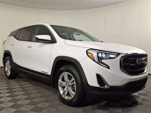 Used 2021 GMC Terrain SLE w/ LPO, Floor Liner Package image 1