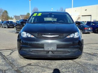 Used 2022 Chrysler Voyager LX video 2