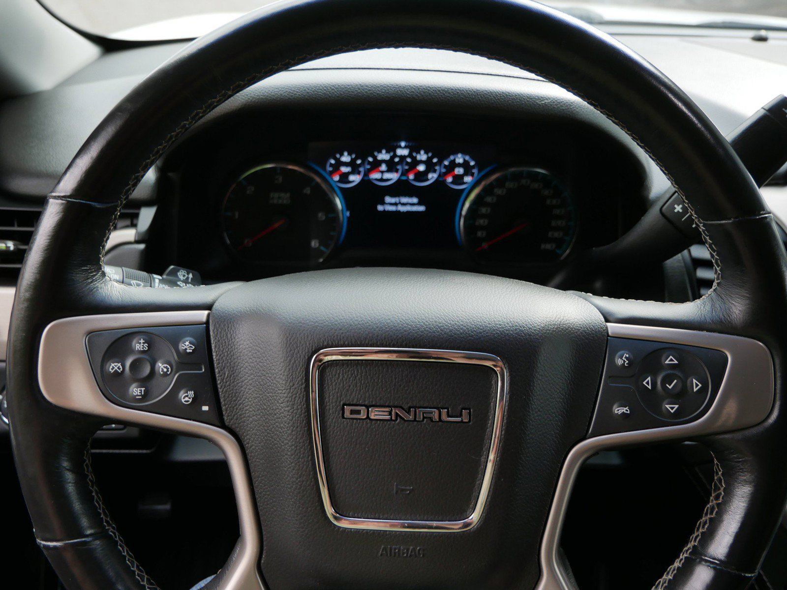 Used 2018 GMC Yukon Denali w/ Denali Ultimate Package AWD/4WD image 26
