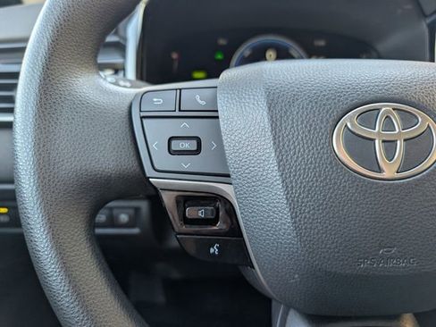 Used 2025 Toyota Camry LE FWD image 13