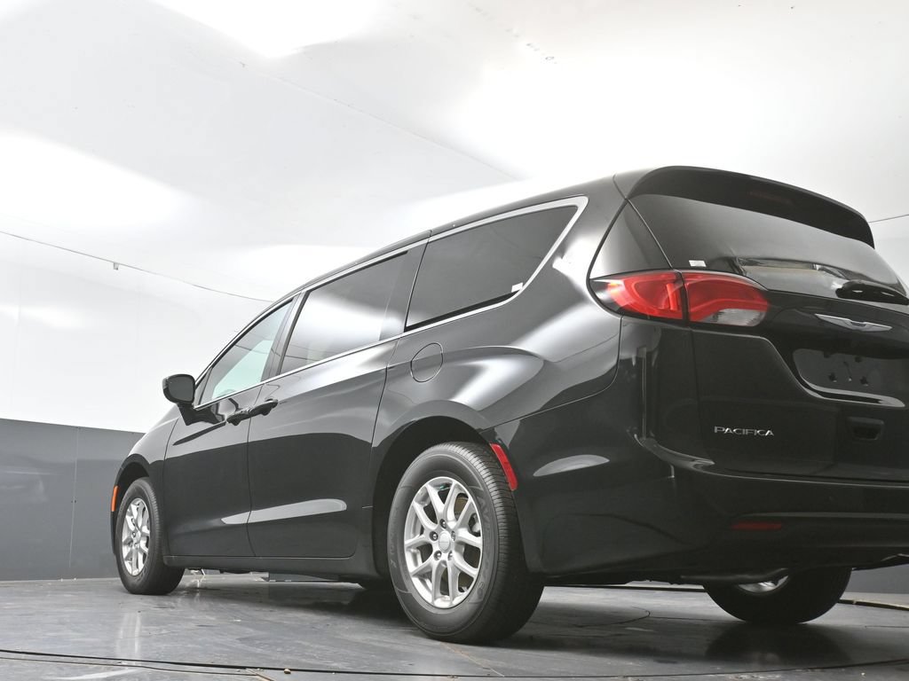 New 2027 Chrysler Pacifica LX FWD image 42