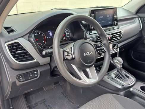 Used 2023 Kia Seltos LX AWD/4WD image 12