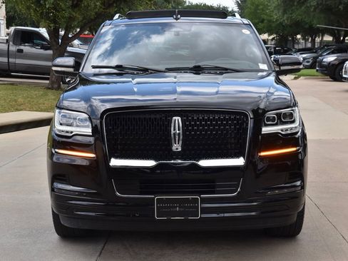 Certified 2024 Lincoln Navigator Reserve AWD/4WD image 3