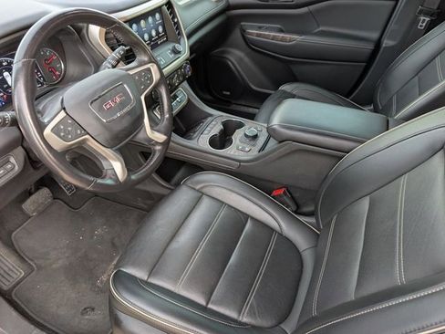 Used 2021 GMC Acadia Denali w/ Denali Technology Package image 10