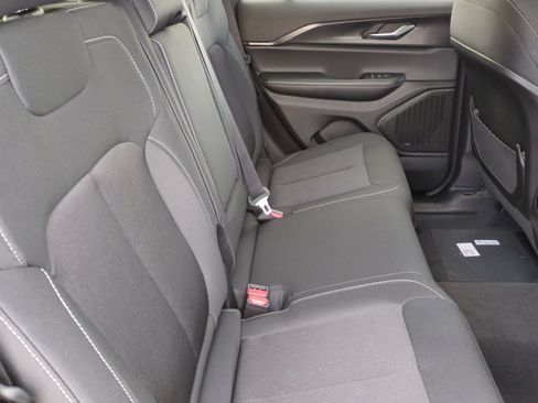 New 2025 Jeep Grand Cherokee Laredo X w/ Luxury Tech Group I image 18