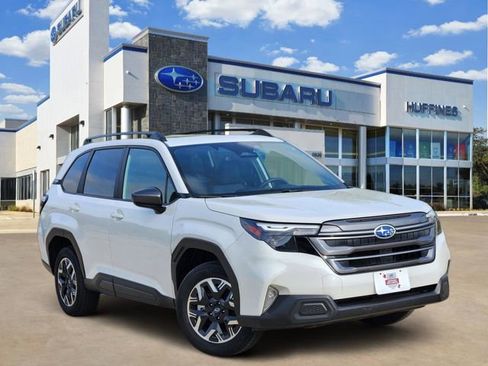 Certified 2025 Subaru Forester Premium AWD/4WD image 1