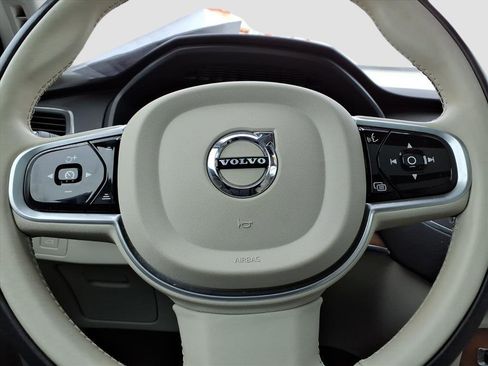 Used 2021 Volvo XC90 T6 Momentum w/ Climate Package image 26
