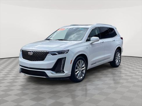 Used 2023 Cadillac XT6 Premium Luxury image 3