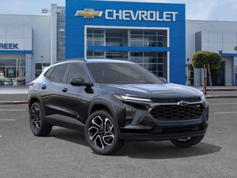 New 2026 Chevrolet Trax RS w/ Driver Confidence Package FWD image 2